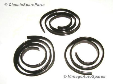 Mudguard & Horncast Rubber Set Fits Lambretta LI / SX / TV Models available at Online at Royal Spares